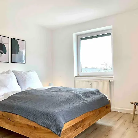 Cozy Two Bedroom In Daire *
